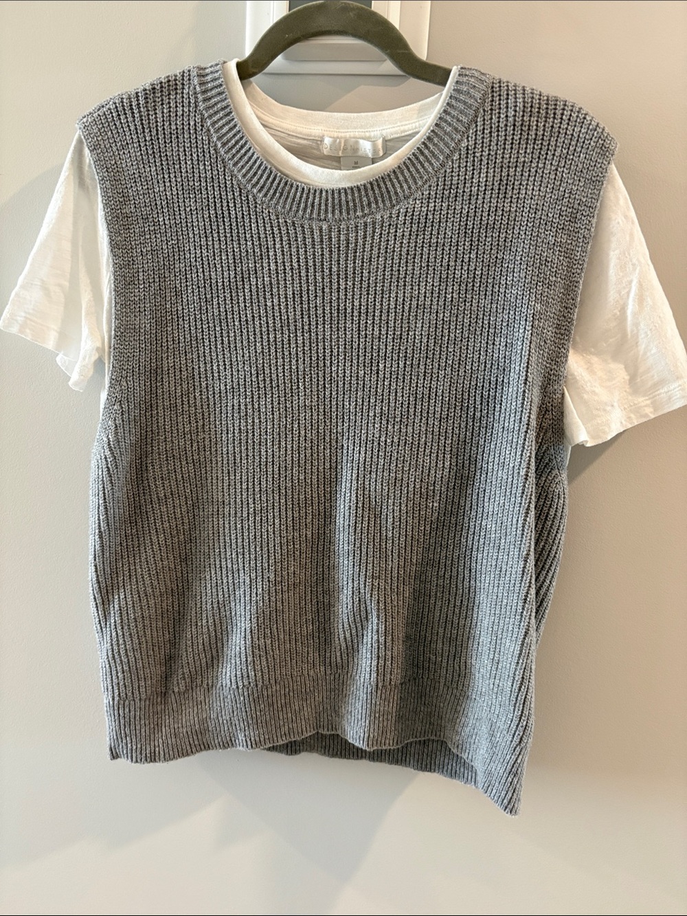Design History Gray Knit Sleeveless Sweater Vest
